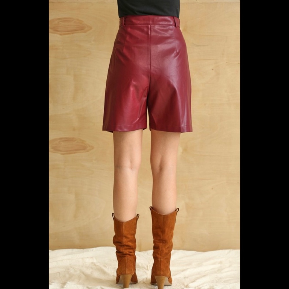 High-Rise Burgundy faux Leather Bermuda Shorts - Picture 4 of 5